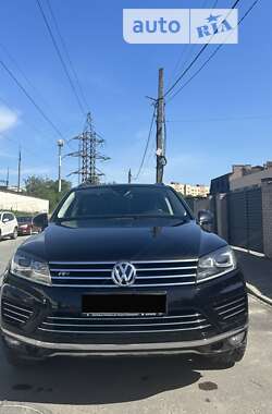 Позашляховик / Кросовер Volkswagen Touareg 2015 в Вінниці