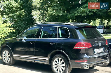 Внедорожник / Кроссовер Volkswagen Touareg 2013 в 