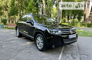 Внедорожник / Кроссовер Volkswagen Touareg 2012 в Киеве