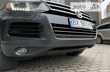 Позашляховик / Кросовер Volkswagen Touareg 2011 в Хмельницькому