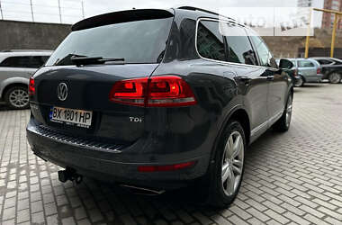 Позашляховик / Кросовер Volkswagen Touareg 2011 в Хмельницькому