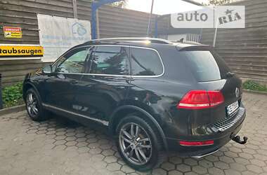 Внедорожник / Кроссовер Volkswagen Touareg 2011 в Черновцах