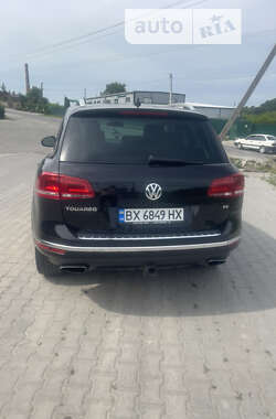 Позашляховик / Кросовер Volkswagen Touareg 2014 в Городку