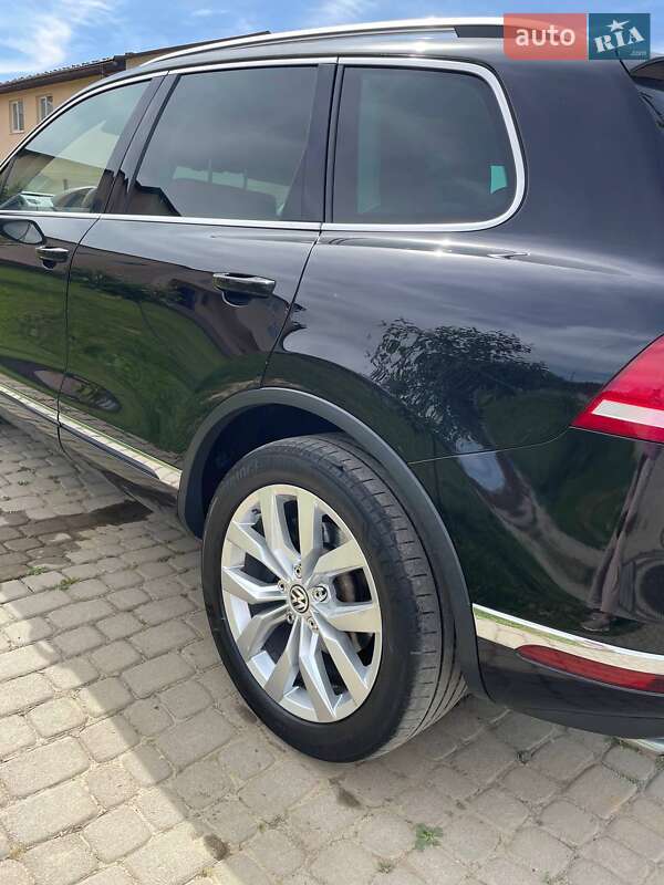 Внедорожник / Кроссовер Volkswagen Touareg 2010 в Мукачево