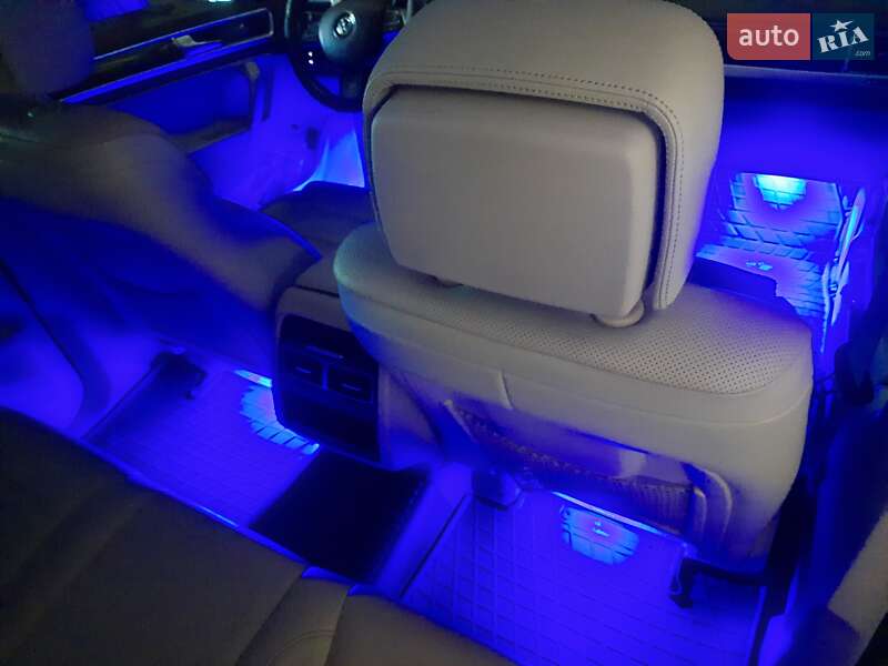 Внедорожник / Кроссовер Volkswagen Touareg 2015 в Запорожье