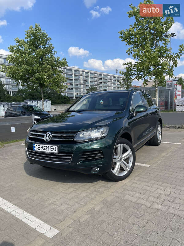 Внедорожник / Кроссовер Volkswagen Touareg 2012 в 