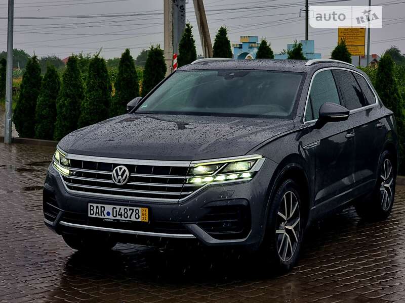 Позашляховик / Кросовер Volkswagen Touareg 2018 в Львові