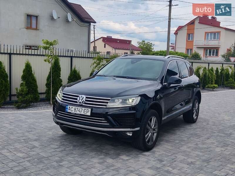 Позашляховик / Кросовер Volkswagen Touareg 2016 в Луцьку