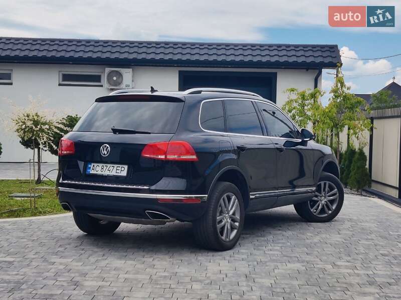 Позашляховик / Кросовер Volkswagen Touareg 2016 в Луцьку