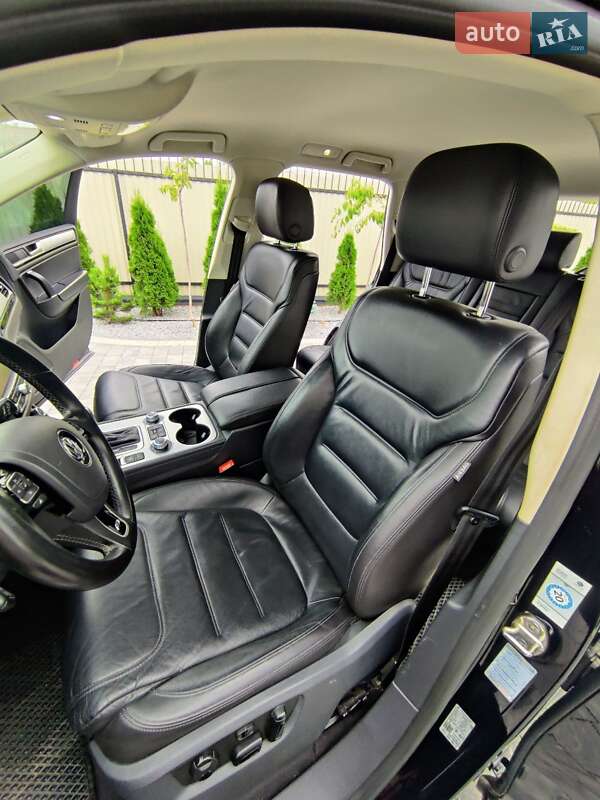Позашляховик / Кросовер Volkswagen Touareg 2016 в Луцьку