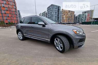 Позашляховик / Кросовер Volkswagen Touareg 2013 в Києві