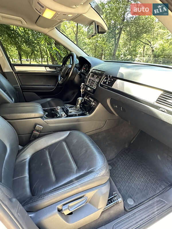Внедорожник / Кроссовер Volkswagen Touareg 2011 в Кривом Роге фото 8 Внедорожник / Кроссовер Volkswagen Touareg 2011 в Кривом Роге
