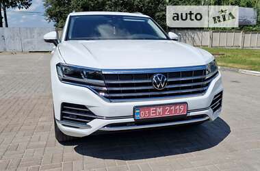 Позашляховик / Кросовер Volkswagen Touareg 2021 в Тернополі