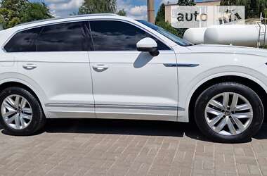 Позашляховик / Кросовер Volkswagen Touareg 2021 в Тернополі