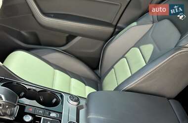 Внедорожник / Кроссовер Volkswagen Touareg 2020 в 