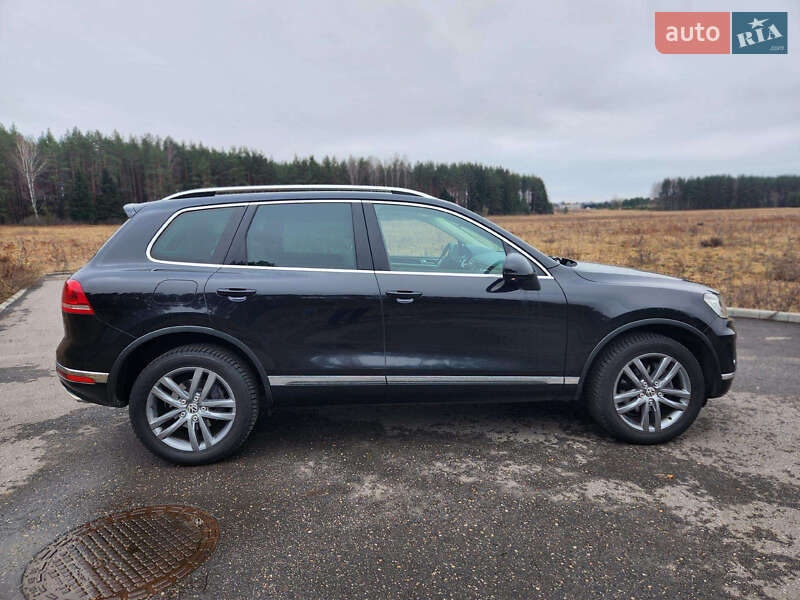 Внедорожник / Кроссовер Volkswagen Touareg 2015 в Тернополе