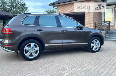 Позашляховик / Кросовер Volkswagen Touareg 2012 в Сумах