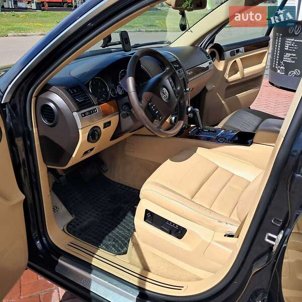 Позашляховик / Кросовер Volkswagen Touareg 2009 в Луцьку