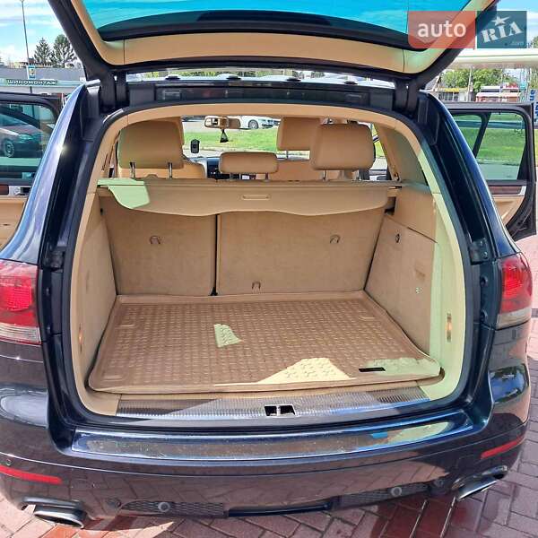 Позашляховик / Кросовер Volkswagen Touareg 2009 в Луцьку