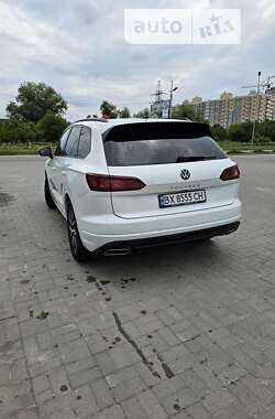 Внедорожник / Кроссовер Volkswagen Touareg 2021 в Хмельницком