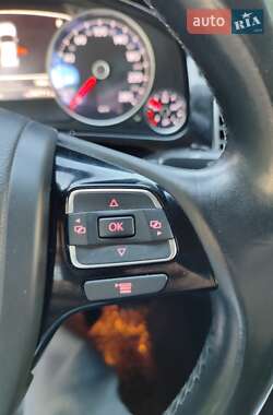 Позашляховик / Кросовер Volkswagen Touareg 2013 в 