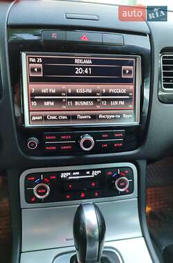 Позашляховик / Кросовер Volkswagen Touareg 2013 в 