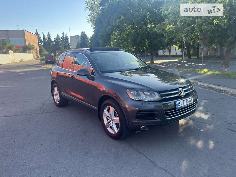 Позашляховик / Кросовер Volkswagen Touareg 2012 в Кременчуці