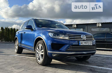 Позашляховик / Кросовер Volkswagen Touareg 2015 в Луцьку