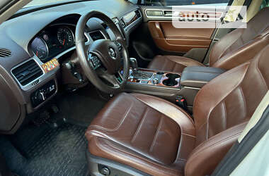 Внедорожник / Кроссовер Volkswagen Touareg 2011 в Запорожье