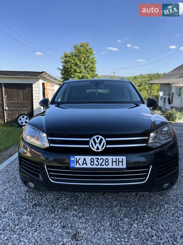 Позашляховик / Кросовер Volkswagen Touareg 2014 в Надвірній