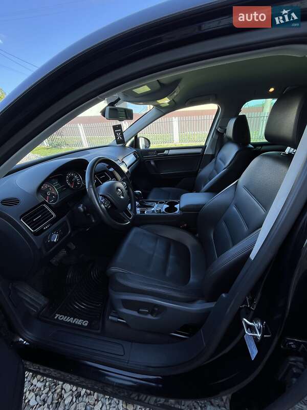 Позашляховик / Кросовер Volkswagen Touareg 2014 в Надвірній