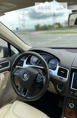 Позашляховик / Кросовер Volkswagen Touareg 2012 в Тернополі