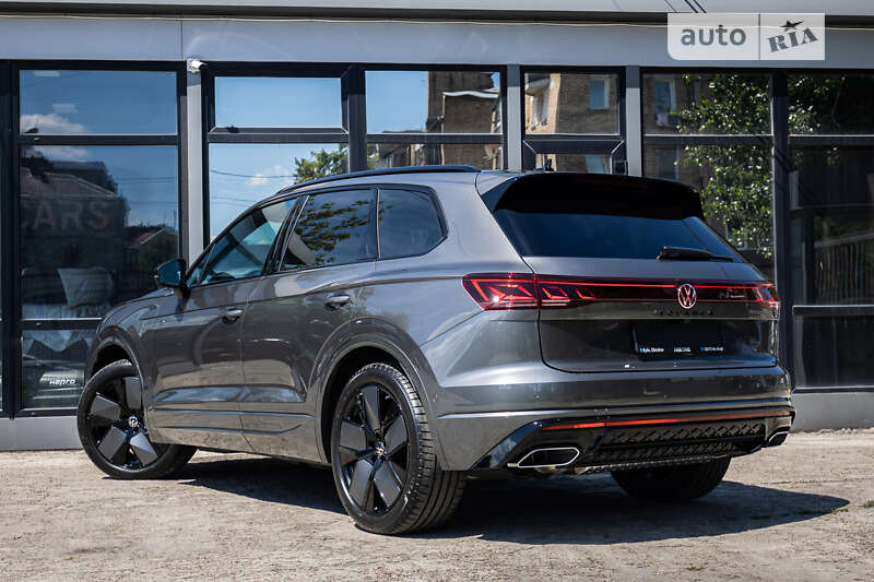 Позашляховик / Кросовер Volkswagen Touareg 2024 в Києві