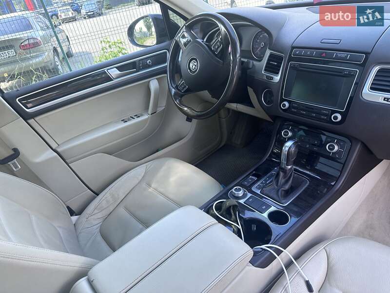 Позашляховик / Кросовер Volkswagen Touareg 2015 в Кропивницькому