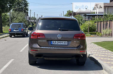 Позашляховик / Кросовер Volkswagen Touareg 2011 в Києві