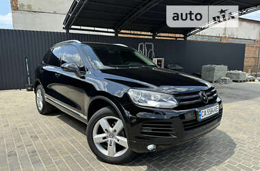 Позашляховик / Кросовер Volkswagen Touareg 2011 в Звенигородці