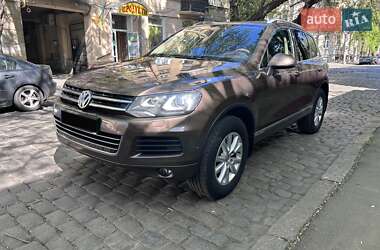 Внедорожник / Кроссовер Volkswagen Touareg 2012 в 
