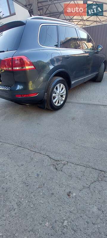 Позашляховик / Кросовер Volkswagen Touareg 2012 в Дніпрі