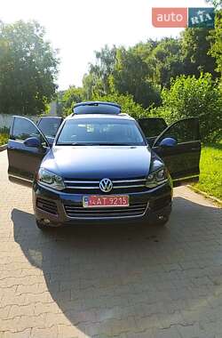 Внедорожник / Кроссовер Volkswagen Touareg 2012 в Хмельницком