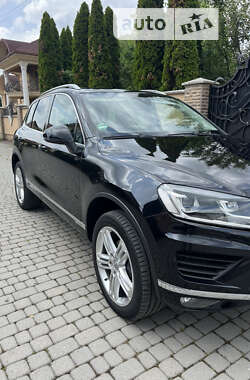 Внедорожник / Кроссовер Volkswagen Touareg 2015 в Мукачево