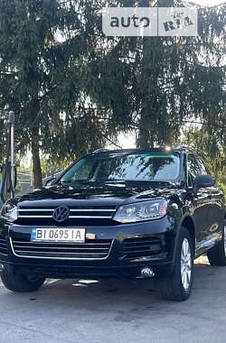 Позашляховик / Кросовер Volkswagen Touareg 2012 в Лубнах