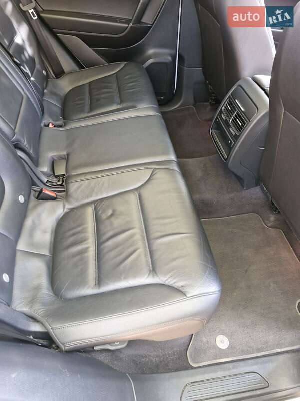 Позашляховик / Кросовер Volkswagen Touareg 2015 в Іршаві