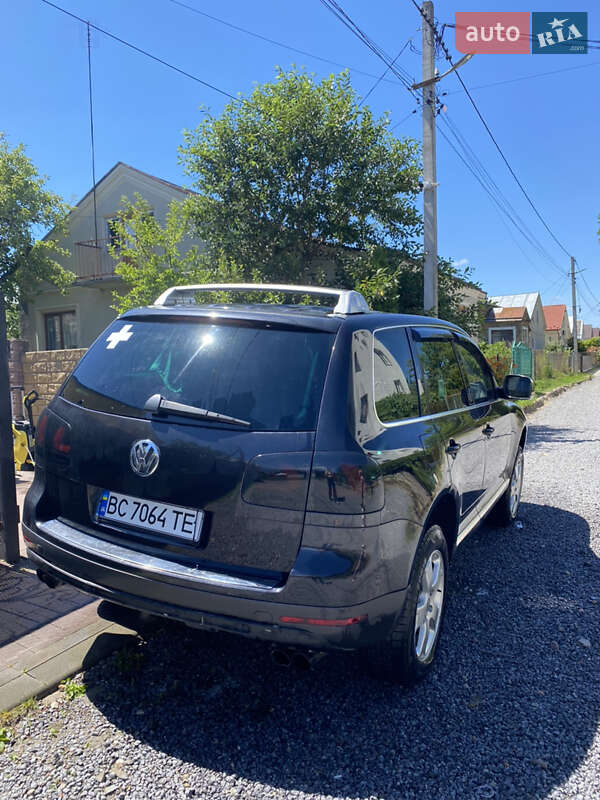 Внедорожник / Кроссовер Volkswagen Touareg 2003 в Ужгороде