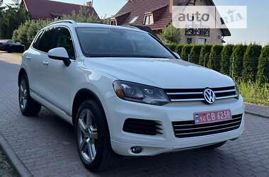 Внедорожник / Кроссовер Volkswagen Touareg 2011 в Черновцах