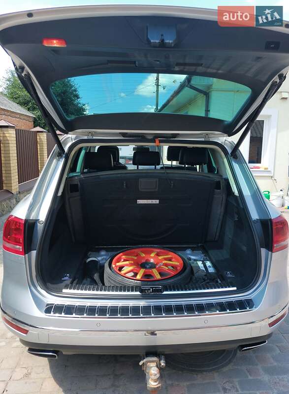 Позашляховик / Кросовер Volkswagen Touareg 2015 в Полтаві