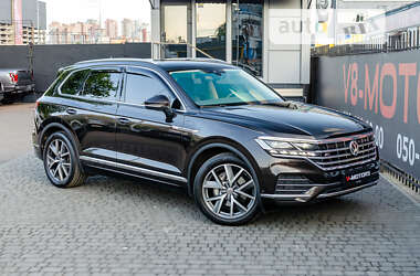 Внедорожник / Кроссовер Volkswagen Touareg 2018 в Киеве