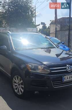 Внедорожник / Кроссовер Volkswagen Touareg 2012 в Киеве