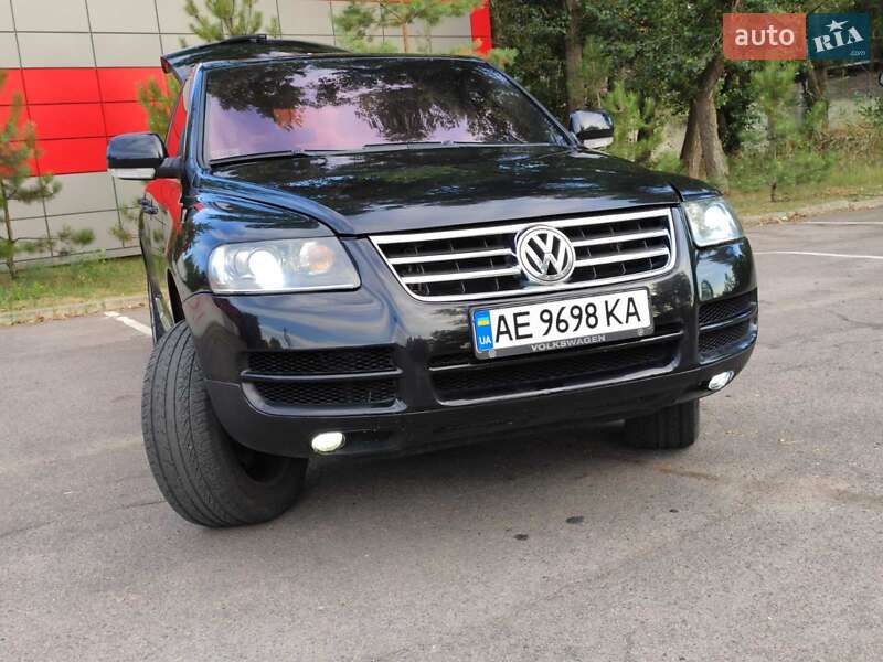 Позашляховик / Кросовер Volkswagen Touareg 2005 в Дніпрі