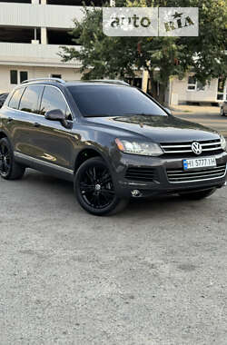 Внедорожник / Кроссовер Volkswagen Touareg 2012 в Полтаве