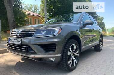 Позашляховик / Кросовер Volkswagen Touareg 2016 в Городку